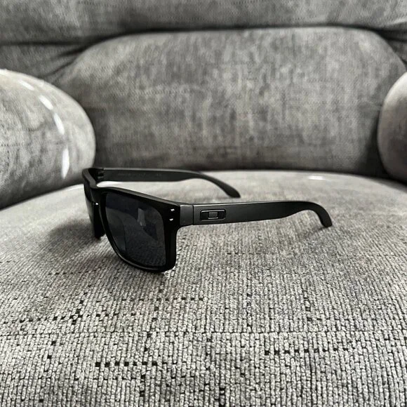 Oakley Holbrook Sunglasses 009102 Black Lenses-Black Matte Frame - Picture 7 of 14